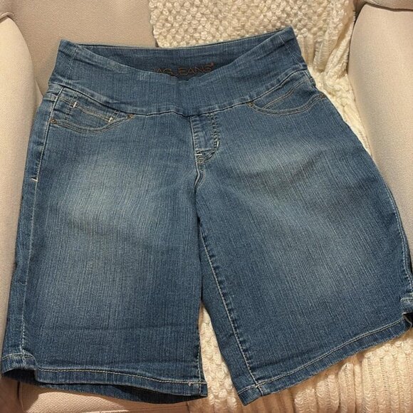 Jag Jeans High-Waisted Denim Bermuda Shorts- Medium - Picture 2 of 4